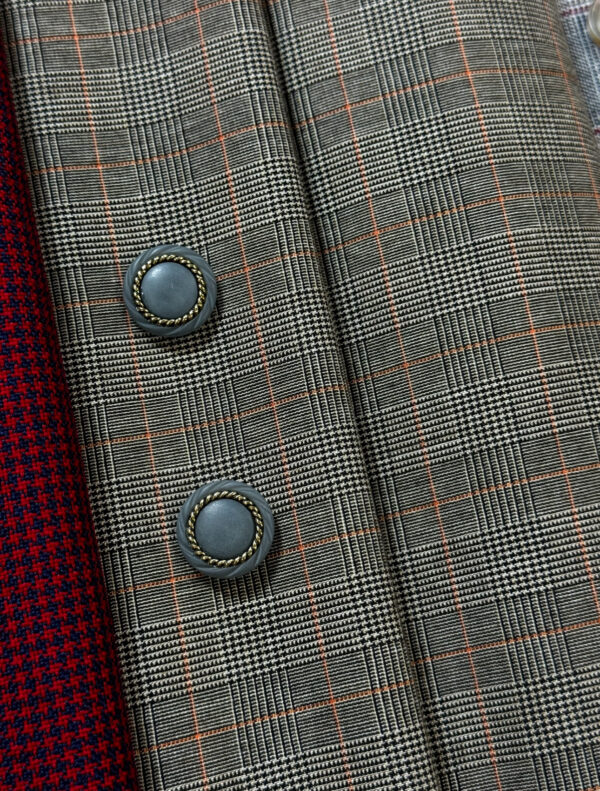 Wool-based suiting fabric - Image 5