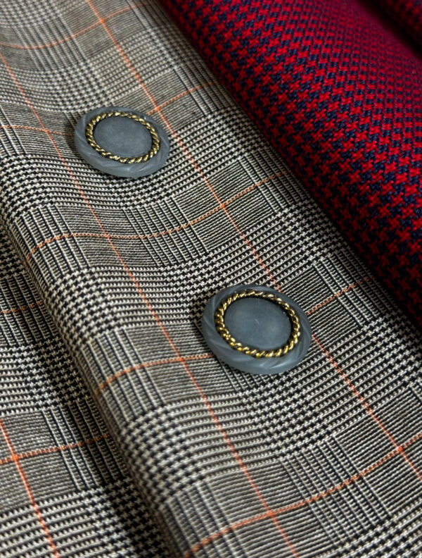 Wool-based suiting fabric