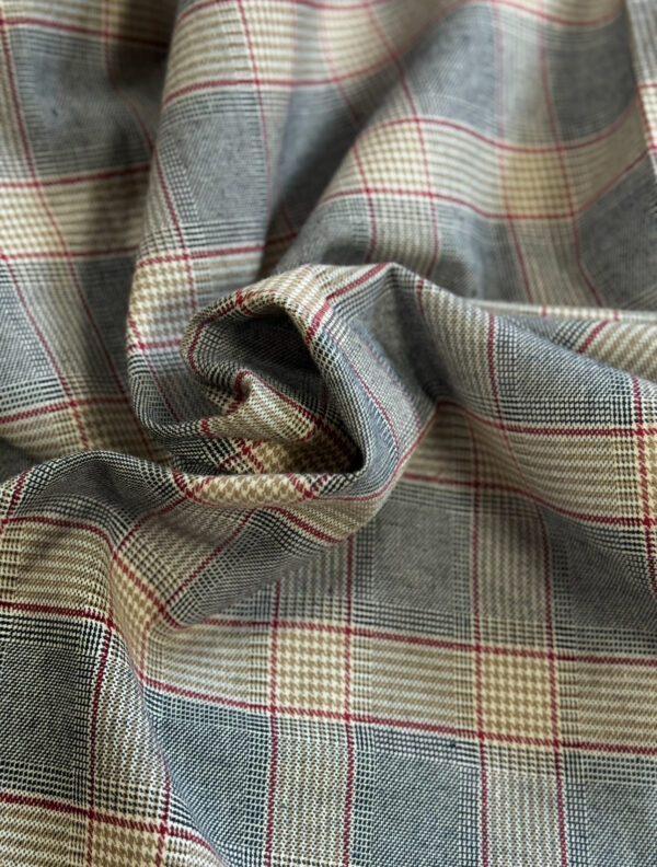 Wool-based suiting fabric - Image 2
