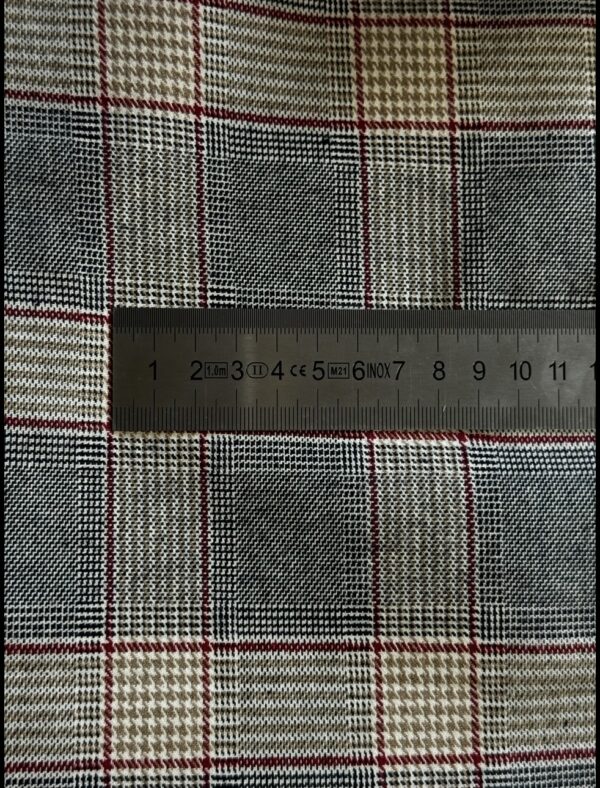 Wool-based suiting fabric - Image 4