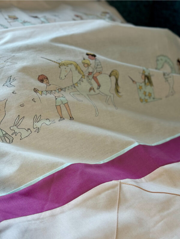 Duvet set "Magical parade with burgundy trim" - Image 3