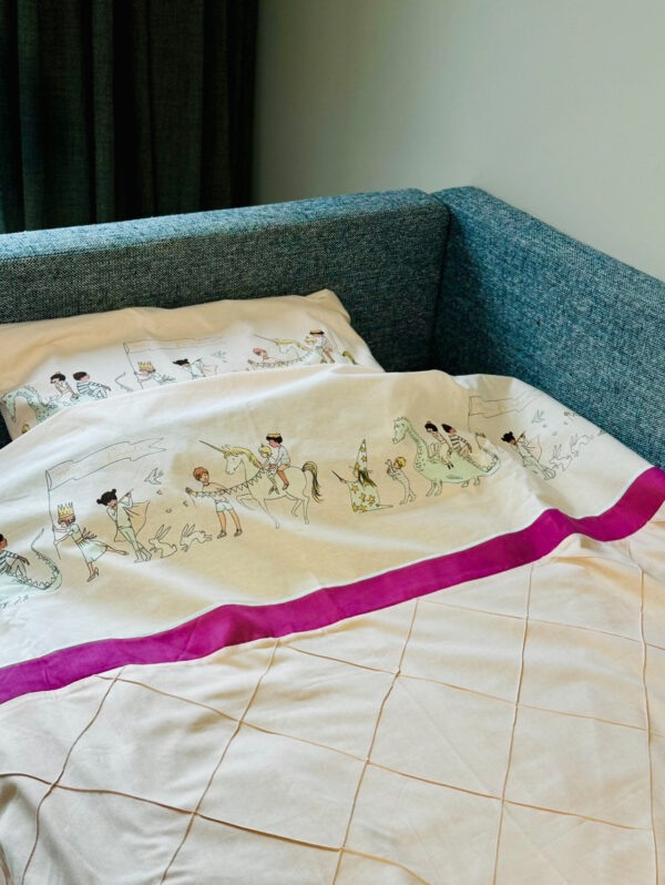 Duvet set "Magical parade with burgundy trim" - Image 2