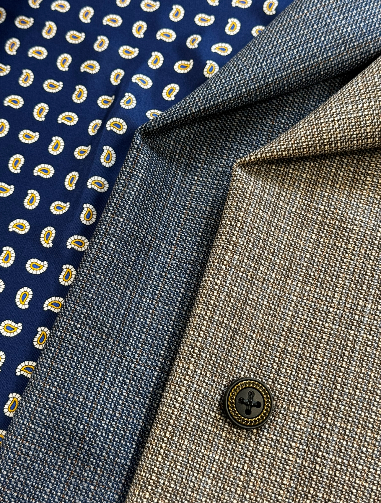 Wool-silk suiting fabric - Image 2