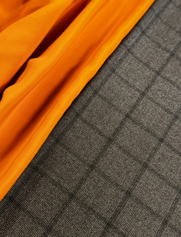 Wool suiting fabric - Image 4