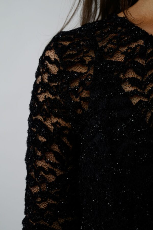 Elastic lace